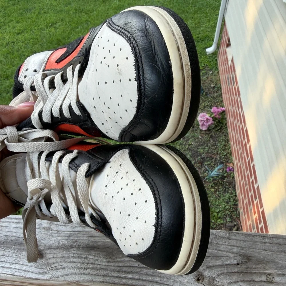 Men's Nike Dunk sneakers size 9